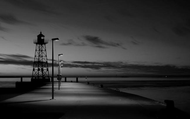 Amazing Black Color Wallpapers and Background for your Desktop