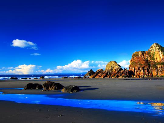 Funny Image Collection: Blue sky wallpaper!