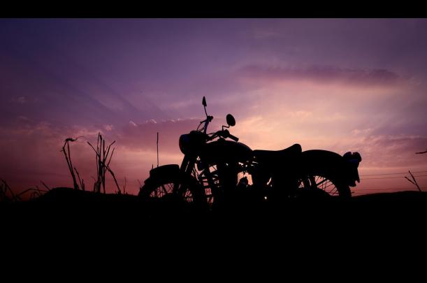 4k Wallpaper Royal Enfield For Pc - 1972x1306 Wallpaper - teahub.io