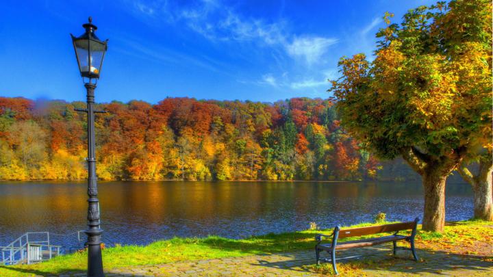 Autumn River HD Wallpaper