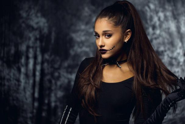 Ariana Grande 2017 Wallpapers