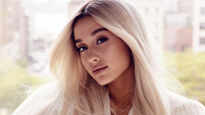 Ariana Grande Desktop Wallpapers