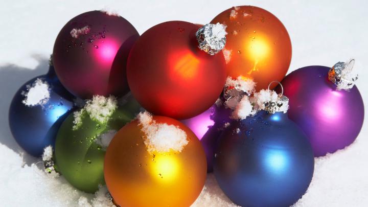 [67+] Christmas Ornaments Wallpaper 