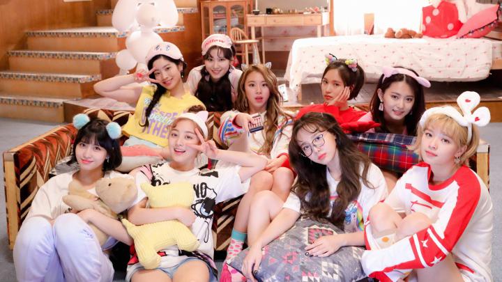 Twice Desktop Merry And Happy HD Wallpapers