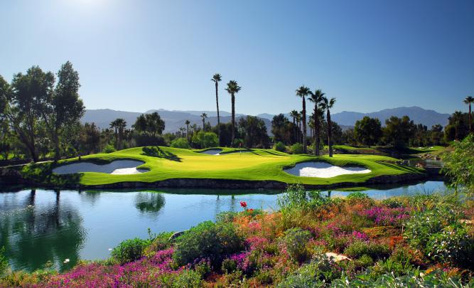 Stunning Golf Course 4K wallpaper