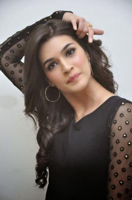 Latest 4K Ultra High Definition Wallpapers: New Actress Kriti Sanon 