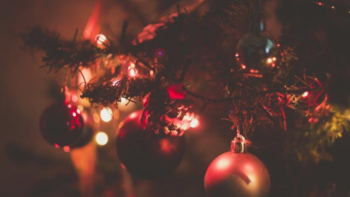 35 Aesthetic Christmas Backgrounds - WallpaperBoat