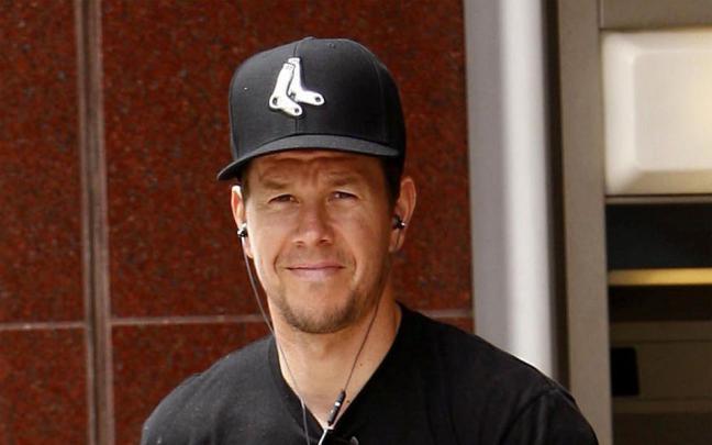 Download Mark Wahlberg HD Wallpaper for Mobile 1920x1080 Wallpaper 