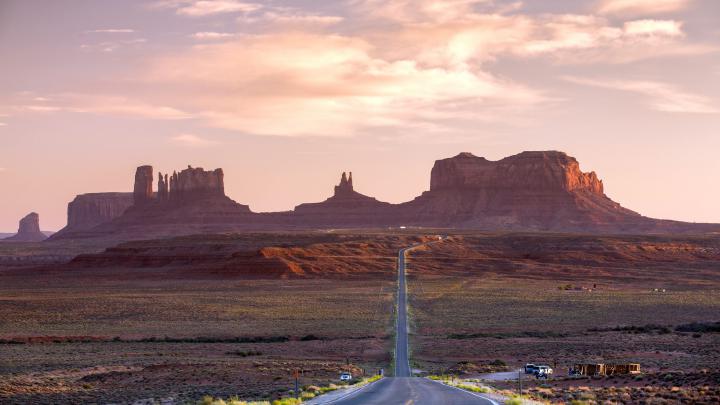 Beautiful desktop wallpaper of road desert in America, photo of 