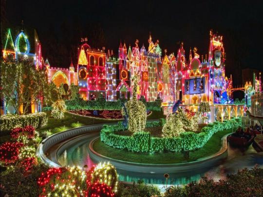 Free Disney Christmas Wallpapers