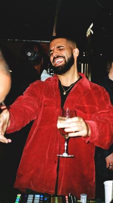 Aesthetic Drake Wallpaper Desktop - Aesthetics digital wallpaper 