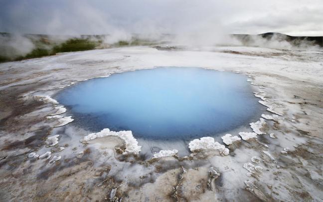 iceland wallpaper pond - HD Desktop Wallpapers