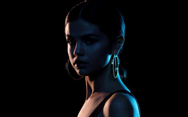 Dark Girl Wallpaper 4K Ideas in 2020 | Black desktop background, Selena 