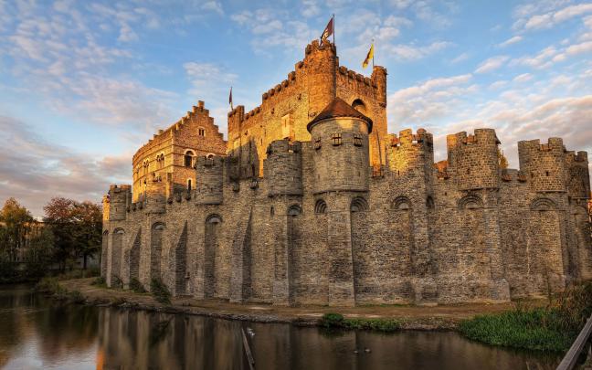 [74+] Castle Desktop Backgrounds 