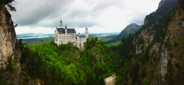 Neuschwanstein Castle HD Wallpapers