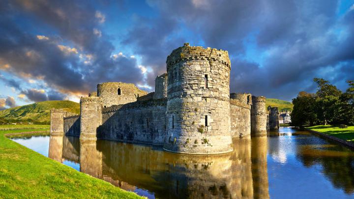 Beaumaris Castle \u2013 Bing Wallpaper Download