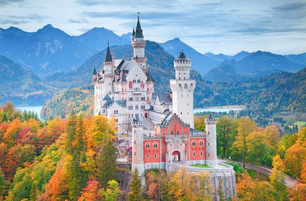 Neuschwanstein Castle HD Wallpapers