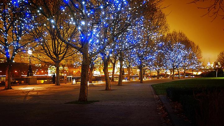 Christmas Light Up HD desktop wallpaper : Widescreen : High Definition 