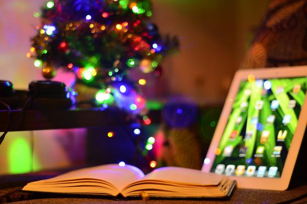 iPad, Christmas, Christmas Lights, Books, Bokeh, Depth Of Field 