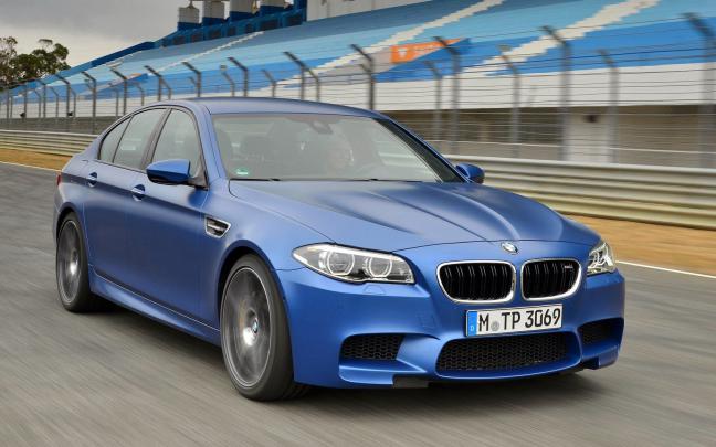 [96+] BMW 5 Wallpapers 