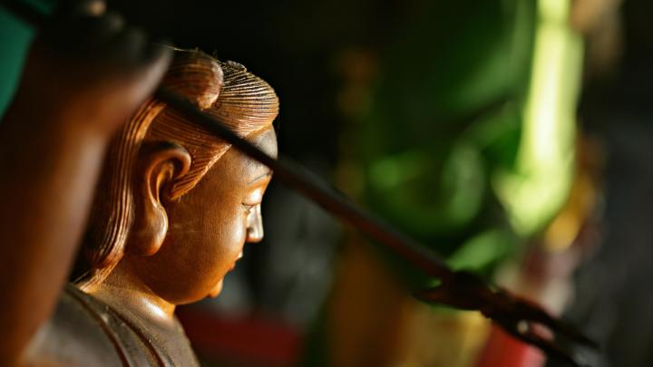 Download Wallpaper 1920x1080 sculpture, china, dark background Full HD 