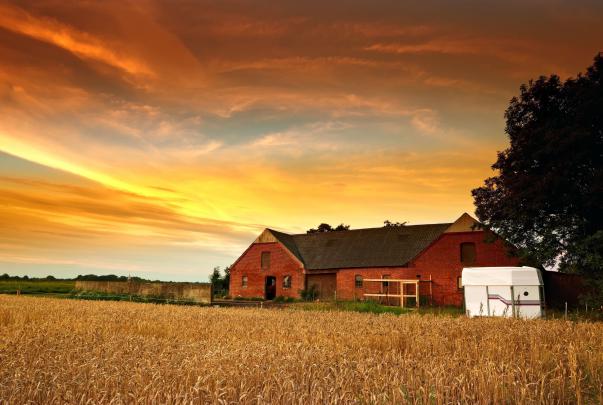 Farmhouse Desktop Wallpaper