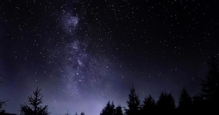 View 18 Space Wallpaper Iphone 4K - Sufakru