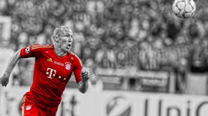 Download Bayern Munich Robben Red Jersey Wallpaper | Wallpapers.com