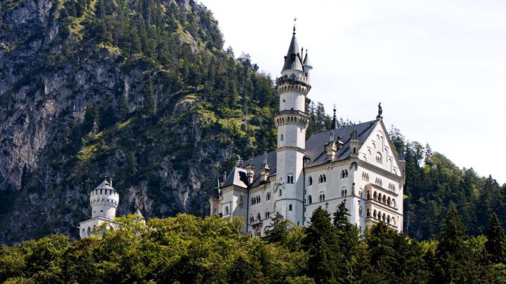 Neuschwanstein Castle HD Wallpaper | Background Image | 1920x1080