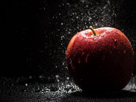 Water Drops on Apple Wallpaper 4K | HD Wallpaper Background