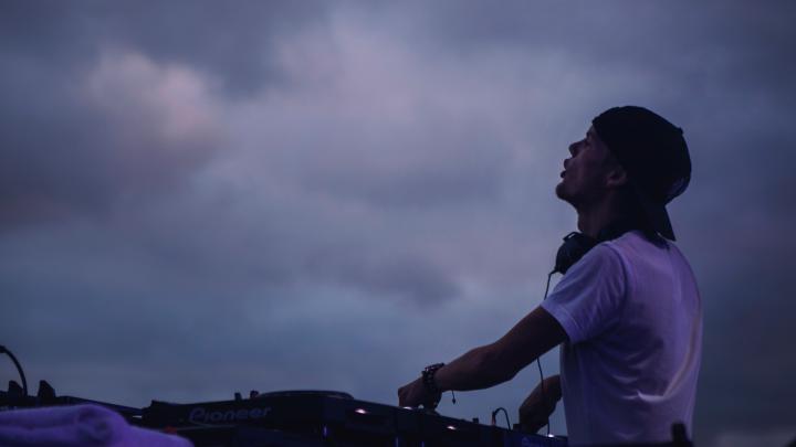 Avicii Wallpaper Phone - Wallpaper Heaven