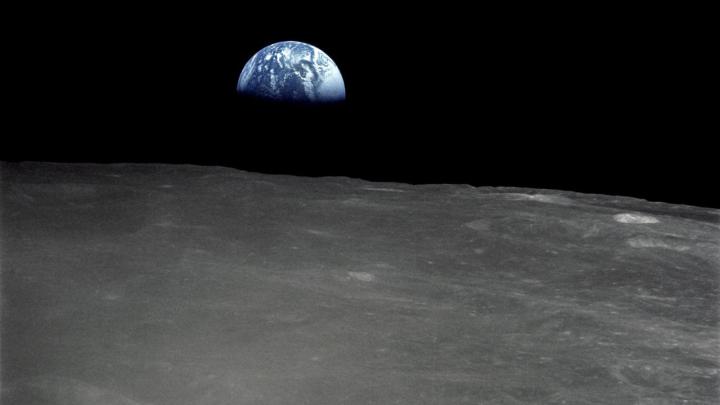 Earthrise Phone Wallpaper - Wallpaper HD New