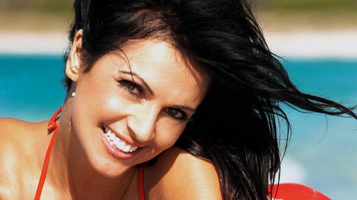 Download photo 1920x1080, denise milani, model, smile, brunette -  16445