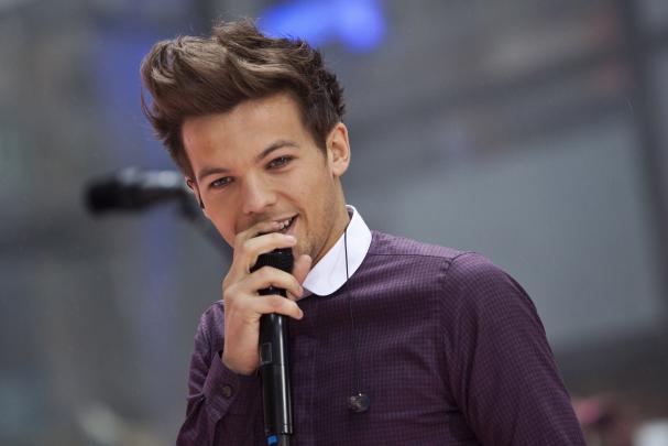 Louis Tomlinson Wallpapers Images Photos Pictures Backgrounds