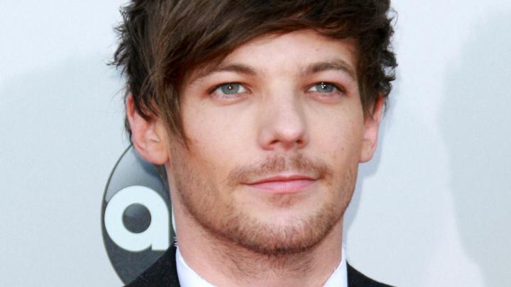 Louis Tomlinson Wallpapers Images Photos Pictures Backgrounds