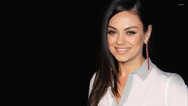 Mila Kunis [25] wallpaper - Celebrity wallpapers - #45364