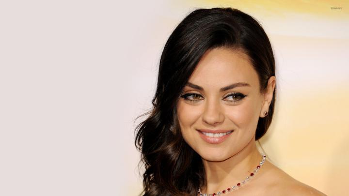 Mila Kunis [24] wallpaper - Celebrity wallpapers - #45474