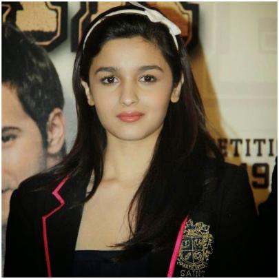 Alia Bhatt Wallpapers - Top Free Alia Bhatt Backgrounds - WallpaperAccess