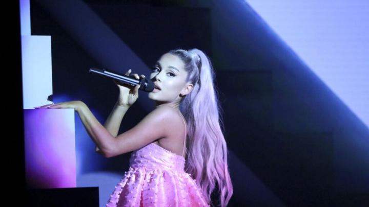 Ariana Grande Laptop Wallpaper 4k - Visit to Download Full Size Wallpaper