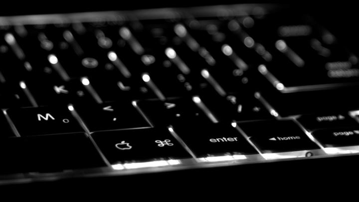 Macbook Pro Backlit Keyboard HD Wallpaper 4K Ultra HD - HD Wallpaper 