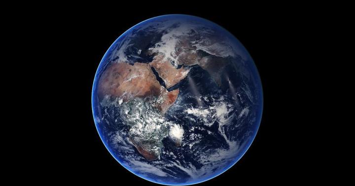 Original Iphone Wallpaper 4K Earth - Apple mac pro display xdr 