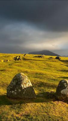 Meadows, 5k, 4k wallpaper, stones, clouds (vertical) | Carteles de amor