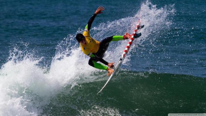 Free download Riding The Wawe 1920x1080 HD Wallpaper Sport Surfing 