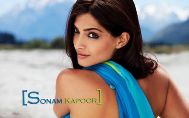 Free New Sonam Kapoor Hot Images on your Desktop