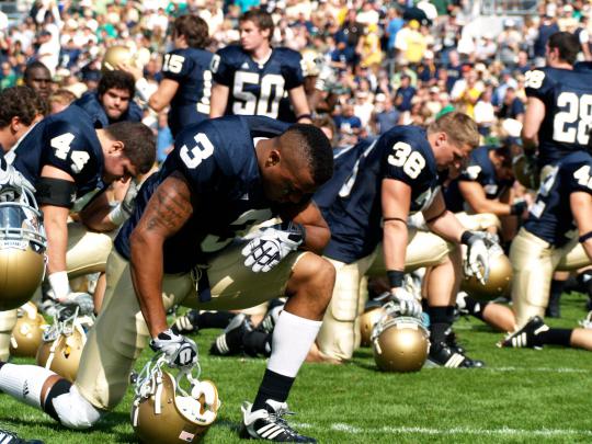 Notre Dame Screensavers Wallpapers -