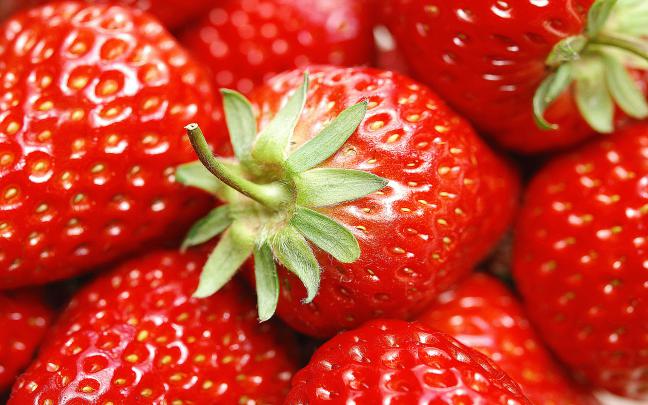 [41+] Strawberry Wallpapers for Desktop 