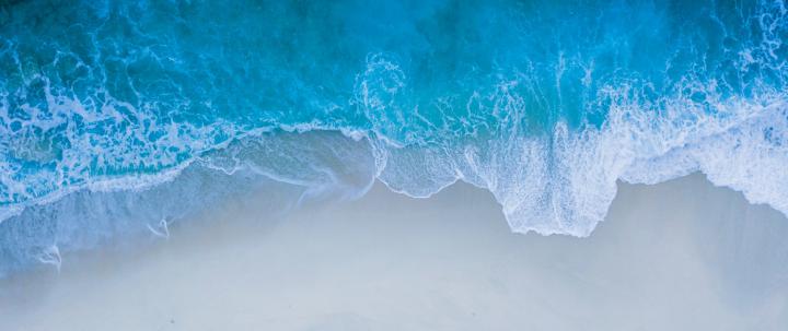 Download 2560x1080 wallpaper beach, sea shore, blue water, sea waves 