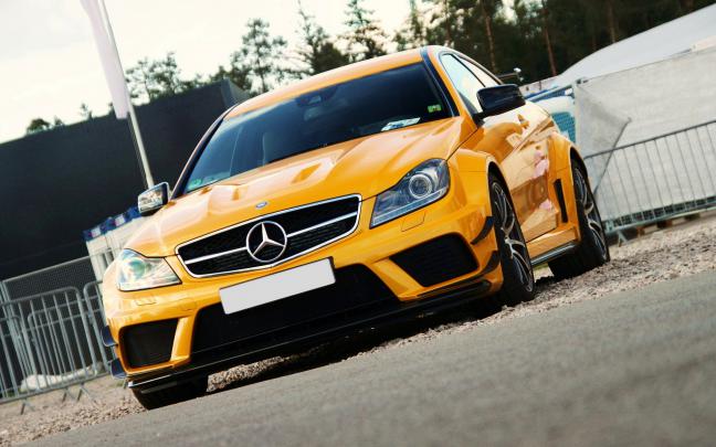 Yellow Mercedes Benz Cars HD Wallpaper For Desktop - 9to5 Car Wallpapers
