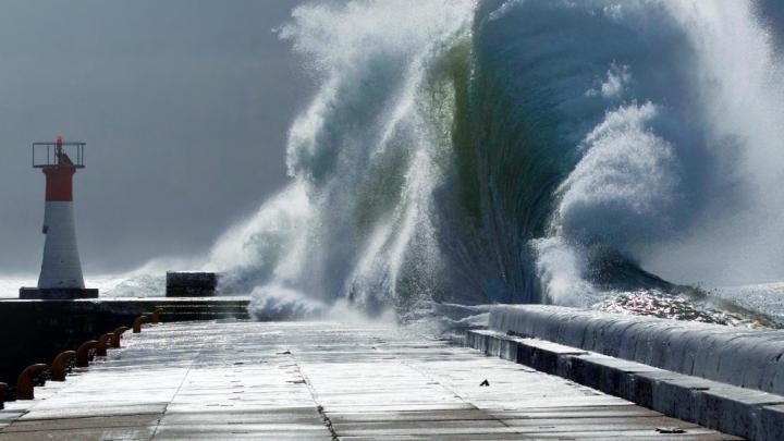 Cape Town Waves \u2013 Bing Wallpaper Download
