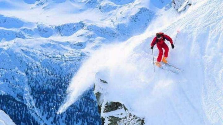 Skiing Wallpapers - Top Free Skiing Backgrounds - WallpaperAccess